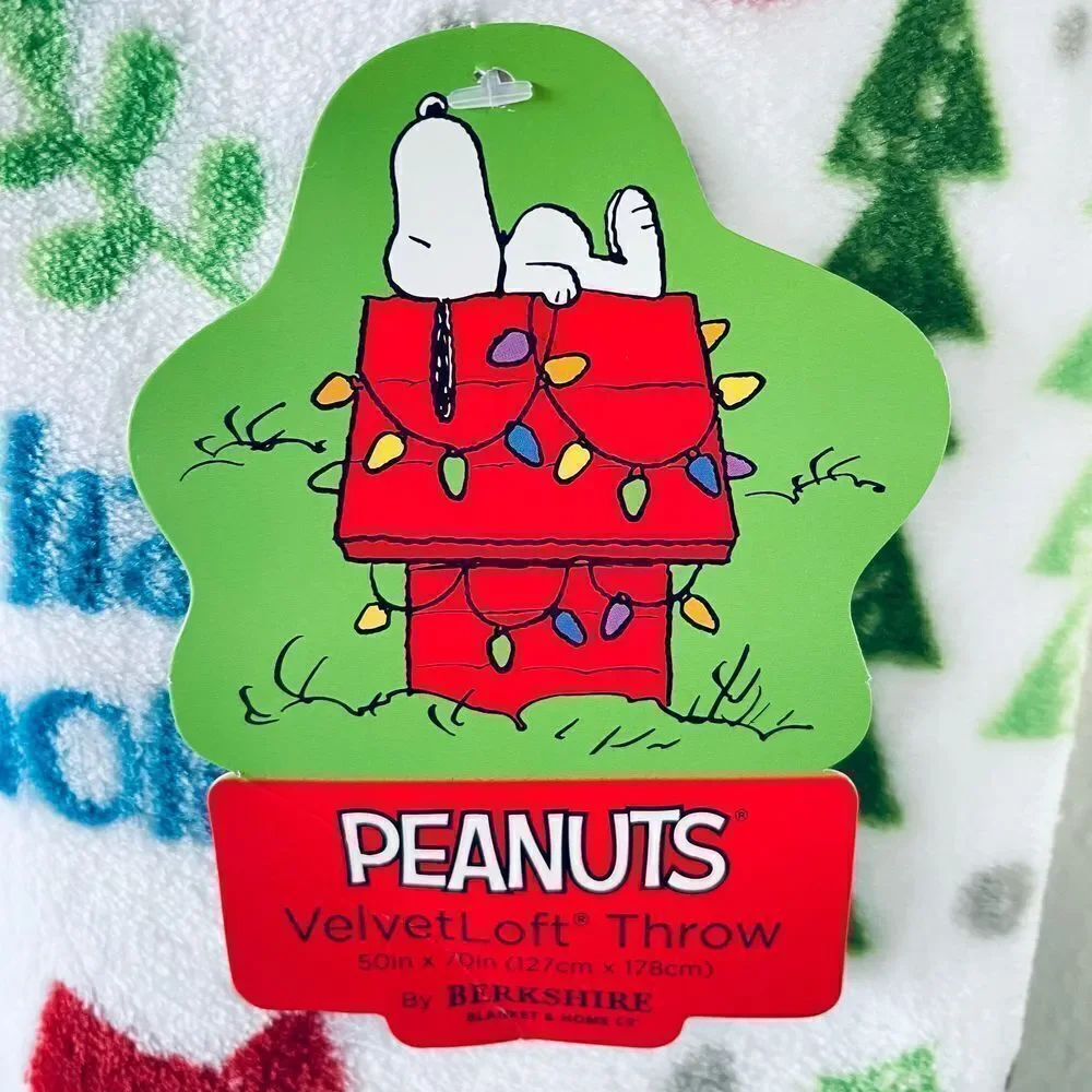 NWT Peanuts Snoopy & Woodstock White Red 70”x50” Christmas Plush Throw Blanket